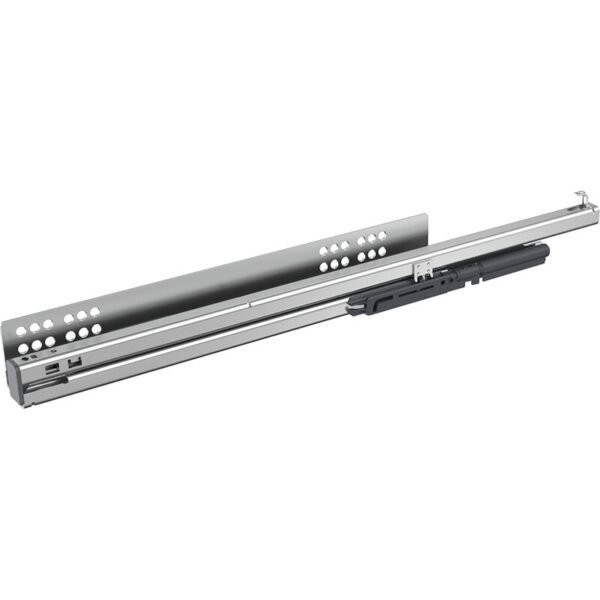 Das Quadro V6+ Silent System mit 470 mm Länge und 12,5 mm Einbaumaß bietet eine nahezu geräuschlose Bewegung und ist für eine hohe Belastung von bis zu 50 kg ausgelegt. Ideal für stabile und leise Schubladen in jeder Anwendung.