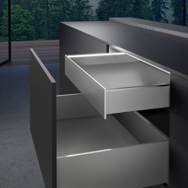 AvanTech YOU Innenf. Profil z. Selbstab. Höhe 187 silber f. Z. m. Illum.