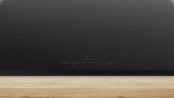 Zutaten und fertiges Gericht auf dem Serie 4 Induktionskochfeld NXX675CB5E