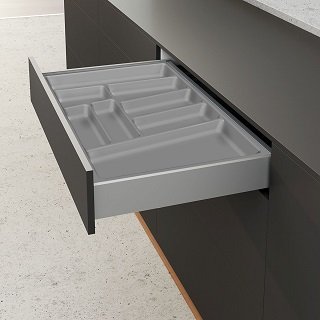 Eleganter Besteckeinsatz für geordnete Schubladen.
