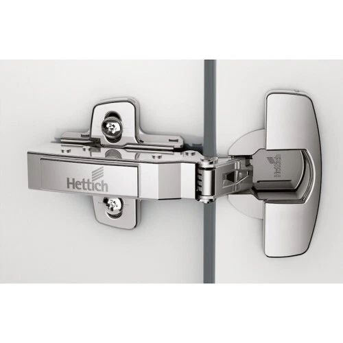 HETTICH Topfscharnier 9073619 (Modell 8645i) aus vernickeltem Stahl mit 110° Öffnungswinkel, Clip-Technik und 35 mm Topfdurchmesser für vollaufliegende Möbeltüren.