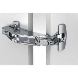 Hettich Topfscharnier Sensys 8657 mit 165 Grad Öffnungswinkel, vernickeltes Möbelscharnier mit integrierter Dämpfung und Cliptechnik, Artikelnummer 9099623
