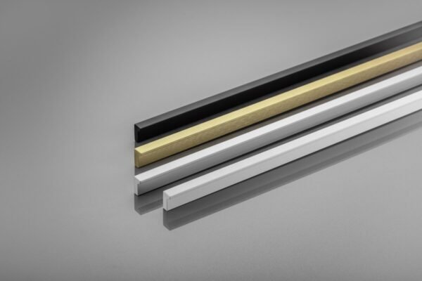 Möbelgriff GTV PILLAR, C=3x352 mm,