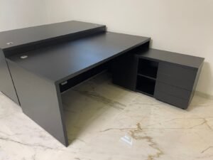 Elektrischer Bürotisch höhenverstellbar